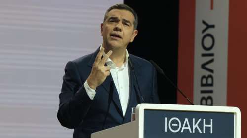 "Το φάντασμα της Ιθάκης πάνω από το καθεστώς τους": Νέο μανιφέστο Τσίπρα από την Πάτρα, πριν την ομιλία Μητσοτάκη