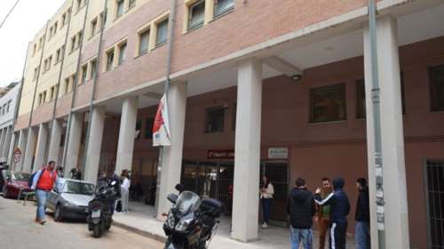 Κυψέλη: &quot;Είχε απειλήσει τον μαθητή ότι θα σκοτώσει εκείνον και την οικογένειά του&quot; - Τι λέει μαθήτρια που ήταν μπροστά στο βίαιο περιστατικό