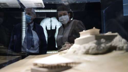 Αρχαιολόγοι κατά Μενδώνη: Persona non grata για τους ανθρώπους του πολιτισμού