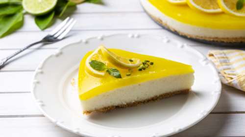 Συνταγή για λαχταριστό λεμονογλυκό με 4 υλικά - Η πιο εύκολη καλοκαιρινή συνταγή, έτοιμη στο 10λεπτο