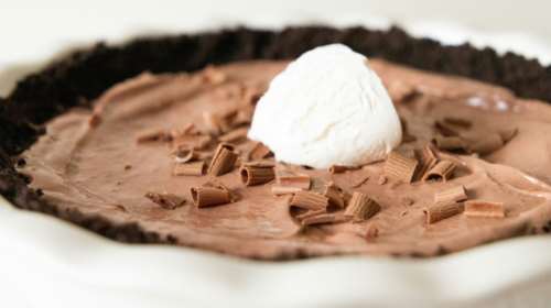 Μπανανογλυκό ψυγείου με 3 υλικά ή αλλιώς το σοκολατένιο γλυκό που θα φτιάχνεις όλο το καλοκαίρι