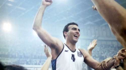 Η ιστορική φανέλα του Γκάλη από το Euro &#39;87 σε δημοπρασία για τον κορονοϊό [εικόνες και video]
