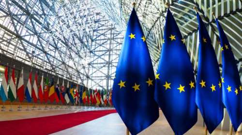 Reuters: Μεγαλύτερη κεφαλαιακή ελάφρυνση στις τράπεζες από την ΕΕ για να βοηθήσουν επιχειρήσεις