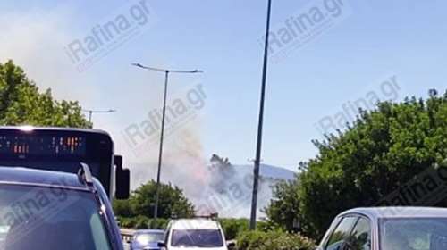 Φωτιά στη Ραφήνα: Εκλεισε η λεωφόρος Μαραθώνος - Διακοπή της κυκλοφορίας