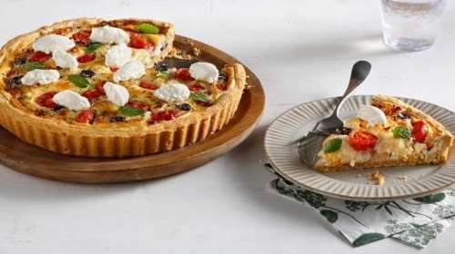 Τάρτα με κατίκι και τοματίνια: Δροσερό, ελαφρύ και νόστιμο φαγάκι για κάθε στιγμή
