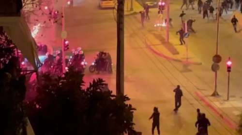 Νέα Σμύρνη: Αρνείται ο 30χρονος ότι έριξε τον αστυνομικό από το μηχανάκι - &quot;Δεν ήμουν εκεί αλλά στη Δυτική Αττική&quot;