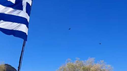 Συγκίνηση στο Καστελόριζο: Ελληνικά F-16 πέταξαν πάνω από τεράστια ελληνική σημαία [Βίντεο]