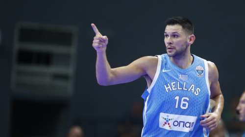 Στη βάφτιση της μικρής κόρης του Κώστα Παπανικολάου: Η οικογένεια του αρχηγού της εθνικής ομάδας μπάσκετ