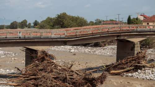 Κακοκαιρία &quot;Ιανός&quot;: Συγκινεί η μητέρα της φαρμακοποιού που χάθηκε στο Μουζάκι - Η άγνωστη ιστορία με τον Καραϊβάζ
