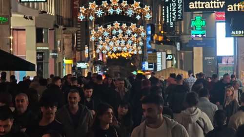 Η Black Friday …μετατέθηκε το Σάββατο: &quot;Προσκύνημα&quot; καταναλωτών στην Ερμού [βίντεο]