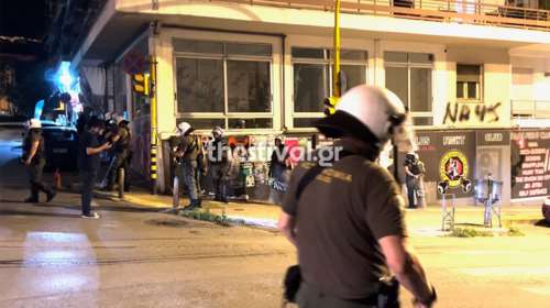 Θεσσαλονίκη: Επεισόδια με αντιεξουσιαστές - Επιτέθηκαν σε διμοιρία με πυροτεχνήματα και πέτρες [εικόνες - βίντεο]