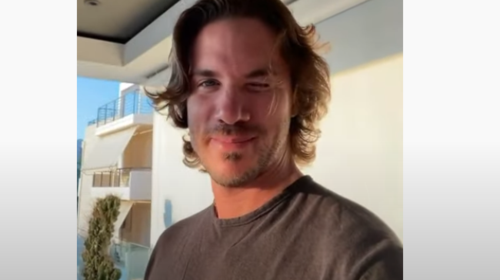 Νίκος Οικονομόπουλος: Το βίντεο μετά την περιπέτεια με τον κορονοϊό - Κλείνει το μάτι στους θαυμαστές του