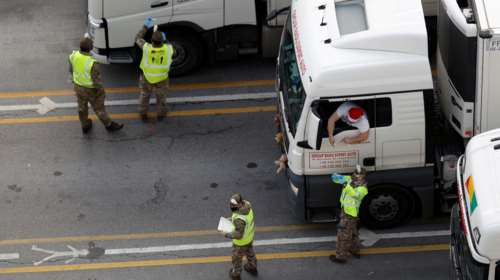 Βρετανία: Θετικοί στον κορονοϊό 36 από τους οδηγούς φορτηγών που εγκλωβίστηκαν στα σύνορα με τη Γαλλία
