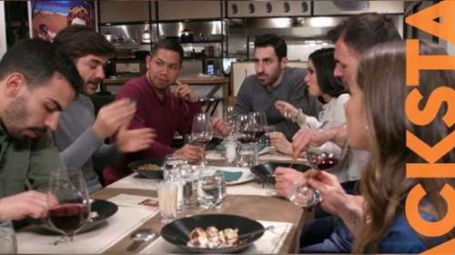 MasterChef:  Ο παίκτης του Fame Story που έκανε τραγούδι με την Αλεξανδράτου, μαγείρεψε στους νικητές της μπλε ομάδας [Eικόνες]