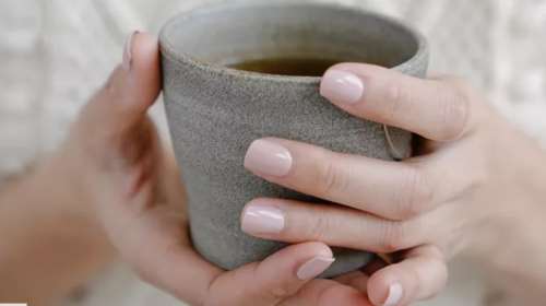 Πονόλαιμος: Άμεση ανακούφιση με αυτές τις τροφές και ροφήματα