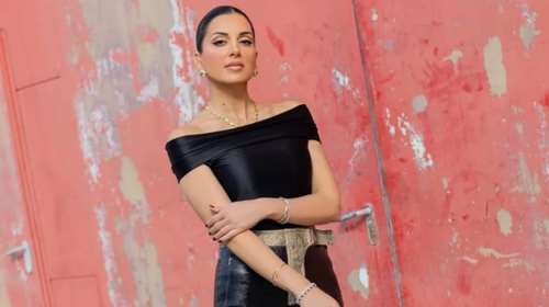 Η Σταματίνα Τσιμτσιλή με το κολακευτικό καφέ φόρεμα που θα φορέσεις από το πρωί έως το βράδυ