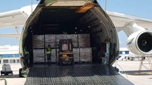 Στο Ελευθέριος Βενιζέλος με αεροπλάνο Antonov 2,5 εκατ. self test- Υποχρεωτικά από Δευτέρα και…πρόστιμα