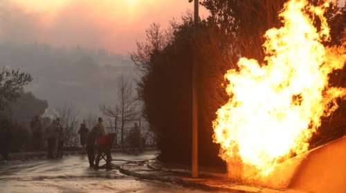 Φωτιά στην Πεντέλη: Εκτός λειτουργίας 4 γραμμές Μέσης Τάσης - Κάηκαν 100 στύλοι - Προβλήματα σε 15.000 καταναλωτές