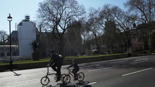 Συναγερμός στη Βρετανία: Στην εντατική πολλά παιδιά με φλεγμονώδες σύνδρομο που συνδέεται με τον κορονοϊό