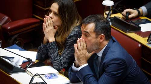 ΣΥΡΙΖΑ: O Αλέξης Χαρίτσης στηρίζει την Εφη Αχτσιόγλου για την ηγεσία