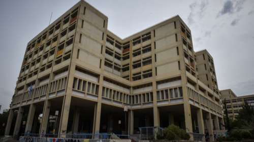 Κορονοϊός: Θετικός βρέθηκε ο Πρόεδρος της Ιατρικής Σχολής Αθηνών Πέτρος Σφηκάκης