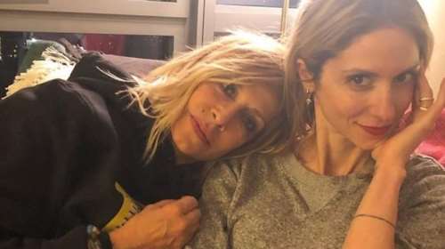 Τριάντα χρόνια πριν: H 34χρονη Άννα Βίσση αγκαλιά με τη μοναχοκόρη της, την 9χρονη Σοφία Καρβέλα