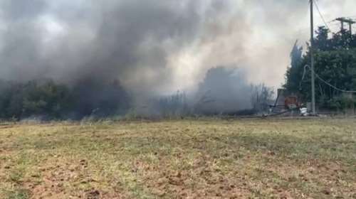 Σε εξέλιξη μεγάλη φωτιά στον Αλμυρό Βόλου: Ισχυρές πυροσβεστικές δυνάμεις στο σημείο [εικόνες]