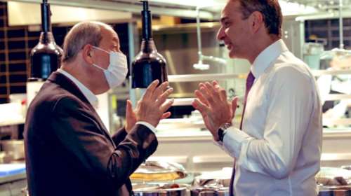 Βρυξέλλες: Συνάντηση Κυριάκου Μητσοτάκη - Ερσίν Τατάρ μέσα σε... κουζίνα [Εικόνα]