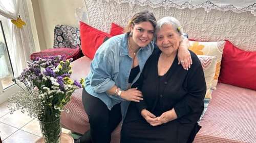Δανάη Μπάρκα: Τα συγκινητικά λόγια για τη γιαγιά της - &quot;Είναι η πιο ωραία αγκαλιά σε ολόκληρο τον πλανήτη&quot;