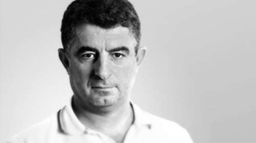Γιώργος Καραϊβάζ: Ποιος ήταν ο γνωστός δημοσιογράφος που δολοφονήθηκε στον Άλιμο
