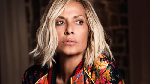 Άννα Βίσση: Οι φωτογραφίες δίπλα στην τεράστια και εντυπωσιακή πισίνα της