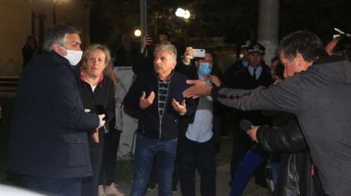 Λάρισα: Νέα ένταση στη Νέα Σμύρνη για τη συνέχιση της καραντίνας