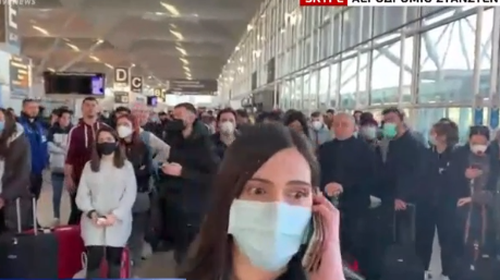 Ανησυχία για 200 εγκλωβισμένους Έλληνες σε αεροδρόμιο του Λονδίνου