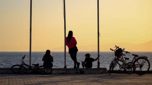 Συνεχίζεται και σήμερα ο... ανοιξιάτικος καιρός - Μέχρι 24 βαθμούς θα φτάσει ο υδράργυρος