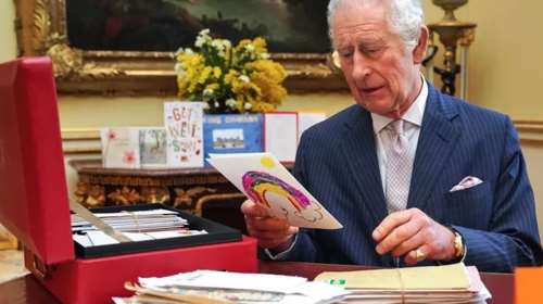 Βασιλιάς Κάρολος: Τα σημάδια που προδίδουν την κατάσταση της υγείας του