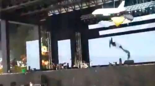 Βίντεο - σοκ: Νεκρός CEO τεχνολογικού κολοσσού στην Ινδία -  Έπεσε στο κενό κατά τη διάρκεια εταιρικής εκδήλωσης