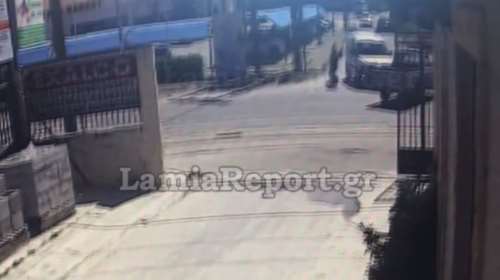 Συγκλονιστικό βίντεο: Κάμερα ασφαλείας κατέγραψε σύγκρουση μηχανής με αγροτικό αυτοκίνητο στη Λαμία