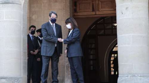 Ξανά στο στόχαστρο της Άγκυρας η Σακελλαροπούλου: &quot;Προκαλεί και κάνει αστεία προπαγάνδα&quot;, λέει ο Οκτάι