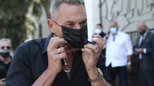 Η απίστευτη εμφάνιση του Πάνου Καμμένου στην κηδεία του Κωνσταντίνου Μίχαλου- Σαν ροκάς