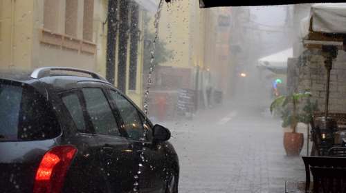 Επικίνδυνα καιρικά φαινόμενα: Μήνυμα του 112 σε κατοίκους σε Ιόνιο, Ήπειρο, Θεσσαλία, Στερεά Ελλάδα και Πελοπόννησο