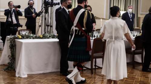 Η εμφάνιση που ξεχώρισε: Τι έκανε ο Σκωτσέζος με το κιλτ στο Προεδρικό Μέγαρο