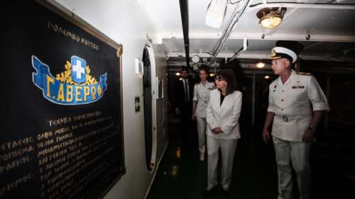 Στο ιστορικό &quot;Αβέρωφ&quot; η Κατερίνα Σακελλαροπούλου για την 47η επέτειο από το Κίνημα του Ναυτικού [Εικόνες]