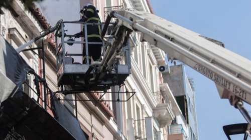 Πυρκαγιά σε διαμέρισμα στο Λαύριο