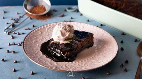 Η καλύτερη ζουμερή σοκολατόπιτα με τα πιο απλά υλικά - Φτιάχνεται χωρίς μίξερ