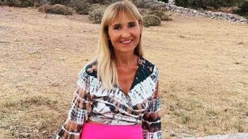 Οι εντυπωσιακές φωτογραφίες της Μάρας Ζαχαρέα με μπικίνι, σε παραλία της Πάρου