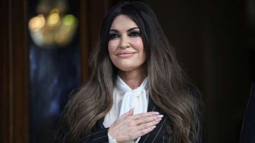 Κίμπερλι Γκίλφοϊλ: Απαστράπτουσα στο χριστουγεννιάτικο δείπνο της &quot;ΕΛΠΙΔΑΣ&quot;