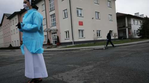 Κορονοϊός: Ανησυχία στην Ευρώπη για την έξαρση της πανδημίας - Σε καραντίνα και η Πολωνία