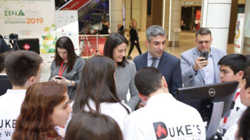 Έφηβοι επιχειρηματίες κατασκεύασαν συσκευή που &quot;διαβάζει&quot; ηχητικά τις ετικέτες των προϊόντων για άτομα με προβλήματα όρασης