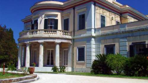 Χαμός στην Κέρκυρα: Χόρευαν στο Μον Ρεπό για ταινία του Δήμου χωρίς άδεια και μάσκες