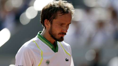 Ρολάν Γκαρός: Σούπερ έκπληξη, αποκλείστηκε ο Μεντβέντεφ στον πρώτο γύρο